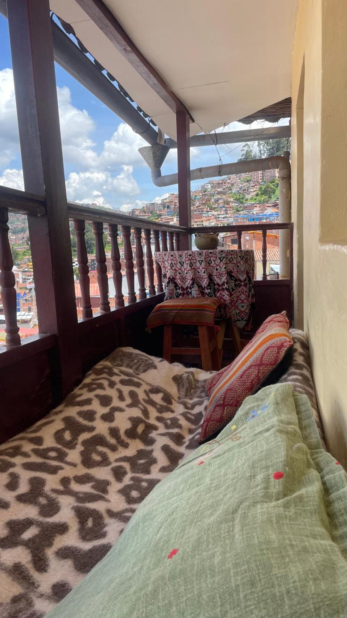 Cozy Andean With Balcony Homestay *